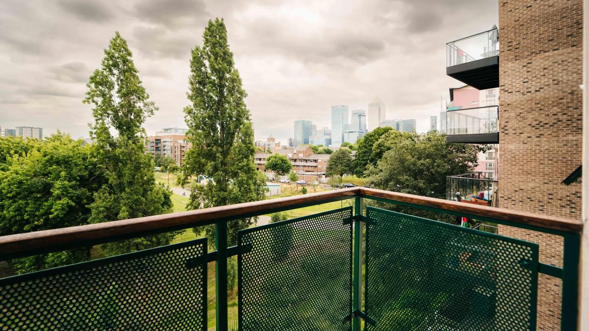 Luxury Docklands 2Bed Apt- Close To Excel- Canary Wharf- City Airport - 02 Arena- Free Parking- Ps 4 Londres 0*,  Reino Unido