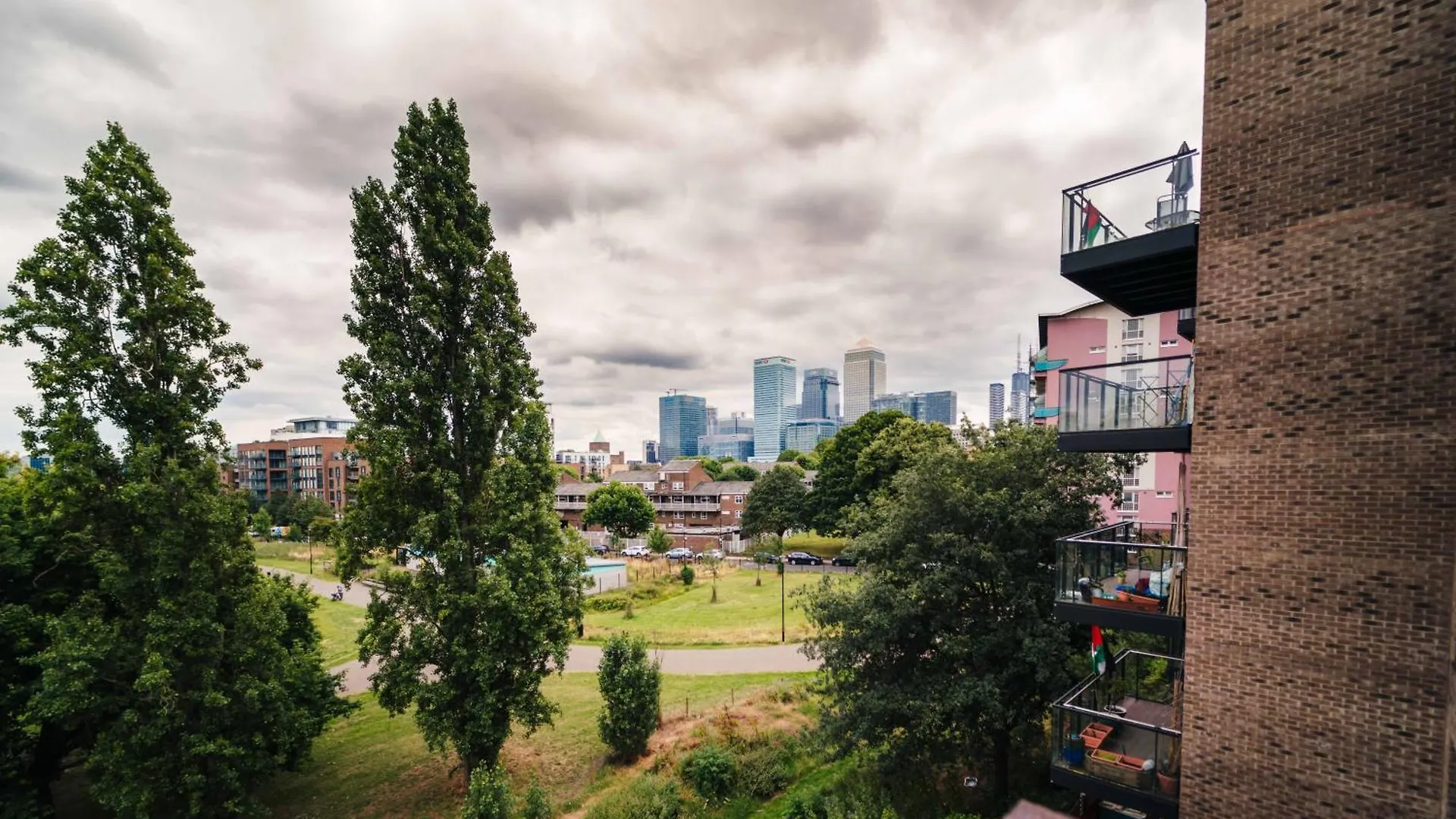 Luxury Docklands 2Bed Apt- Close To Excel- Canary Wharf- City Airport - 02 Arena- Free Parking- Ps 4 Londres 0*,