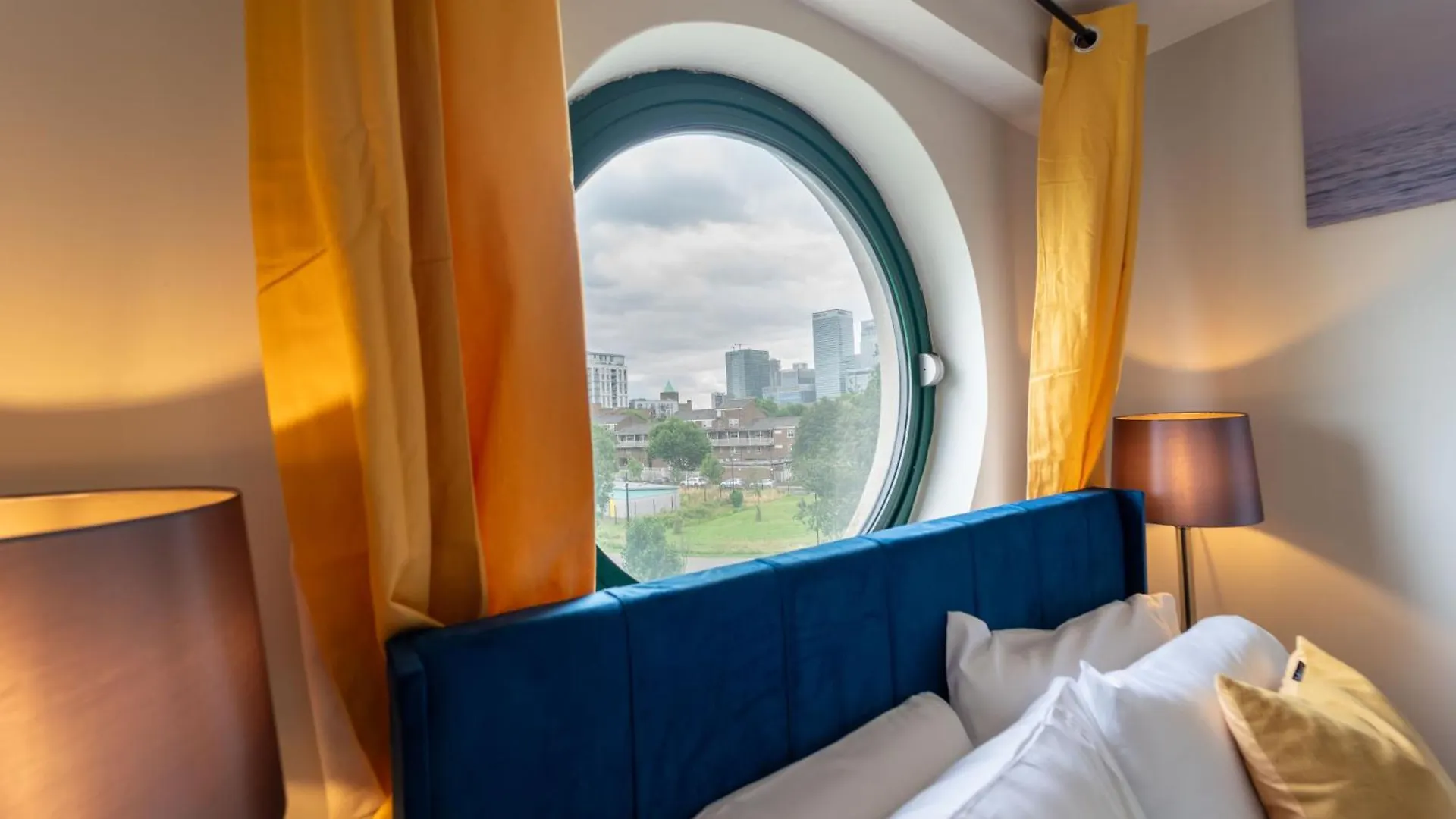 Luxury Docklands 2Bed Apt- Close To Excel- Canary Wharf- City Airport - 02 Arena- Free Parking- Ps 4 Londres