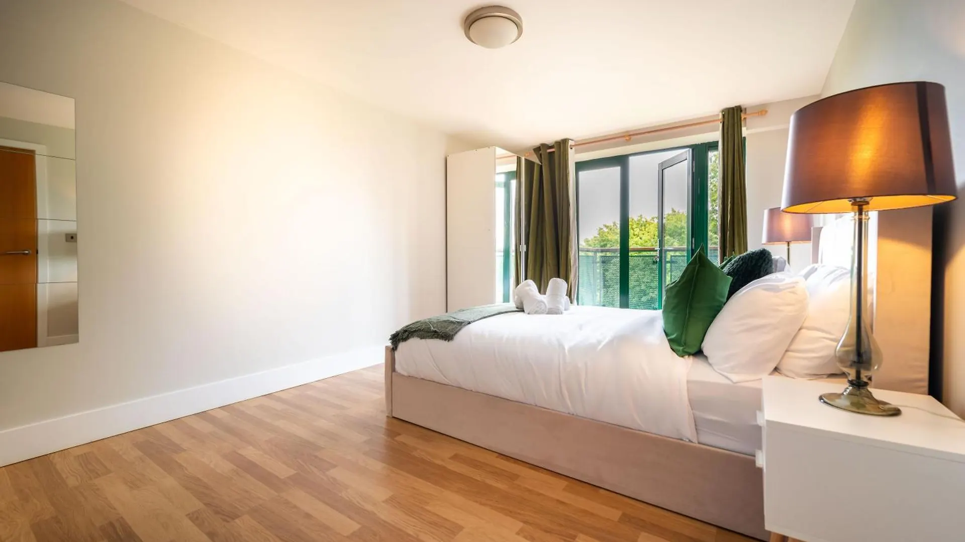 Apartamento Luxury Docklands 2Bed Apt- Close To Excel- Canary Wharf- City Airport - 02 Arena- Free Parking- Ps 4 Londres