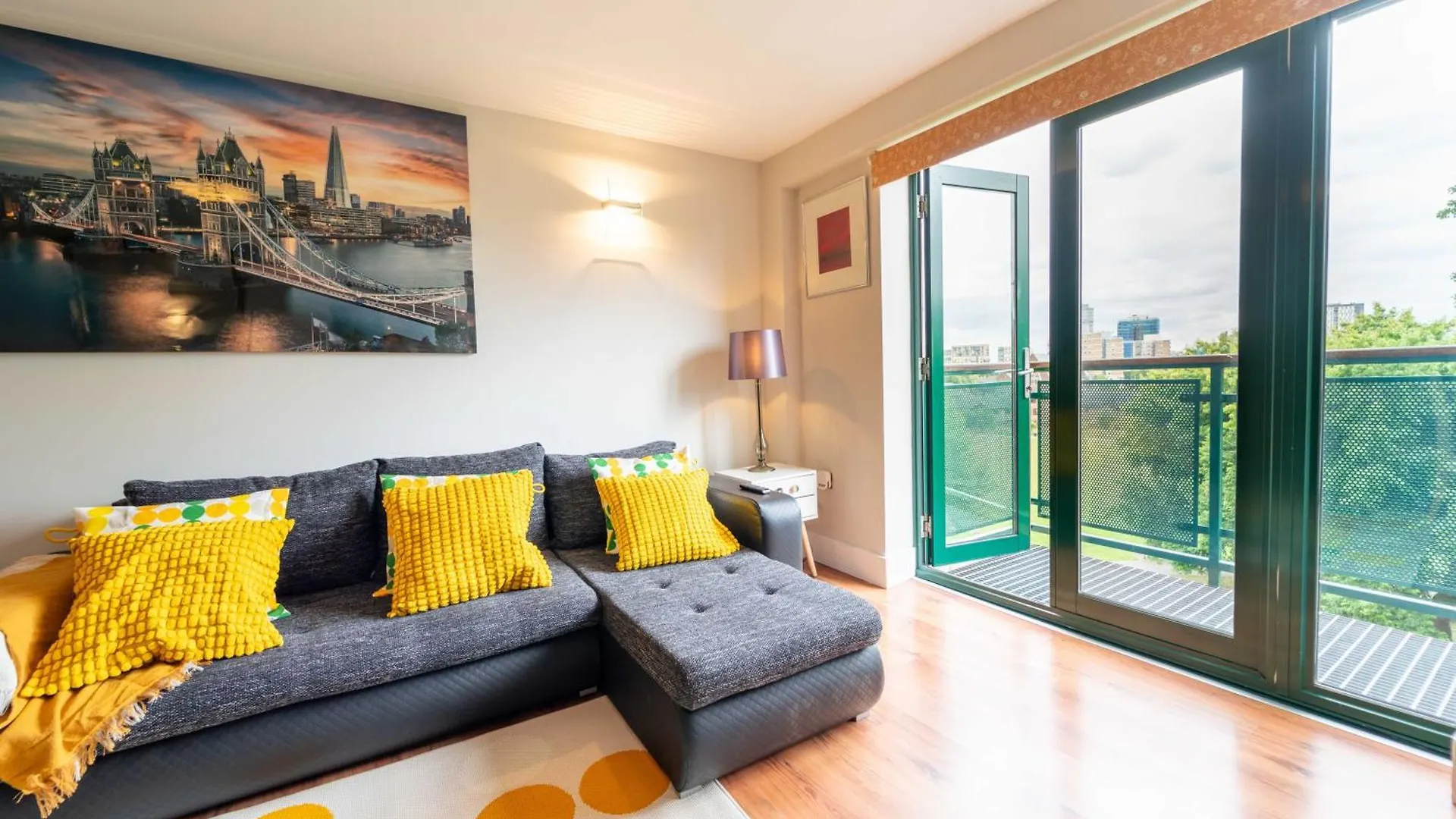 Luxury Docklands 2Bed Apt- Close To Excel- Canary Wharf- City Airport - 02 Arena- Free Parking- Ps 4 Londres 0*,  Reino Unido