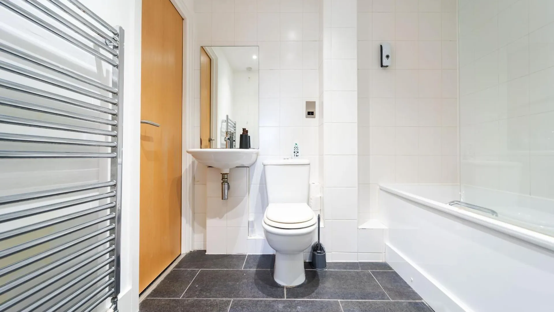 Luxury Docklands 2Bed Apt- Close To Excel- Canary Wharf- City Airport - 02 Arena- Free Parking- Ps 4 London Apartment