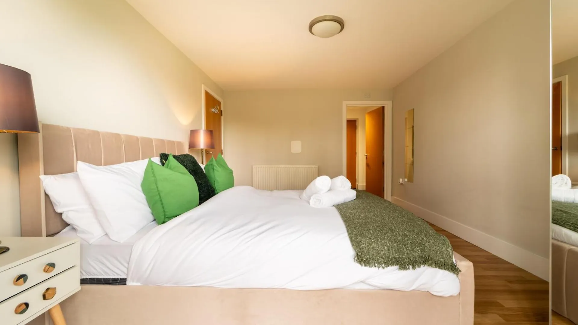 Luxury Docklands 2Bed Apt- Close To Excel- Canary Wharf- City Airport - 02 Arena- Free Parking- Ps 4 London Apartment
